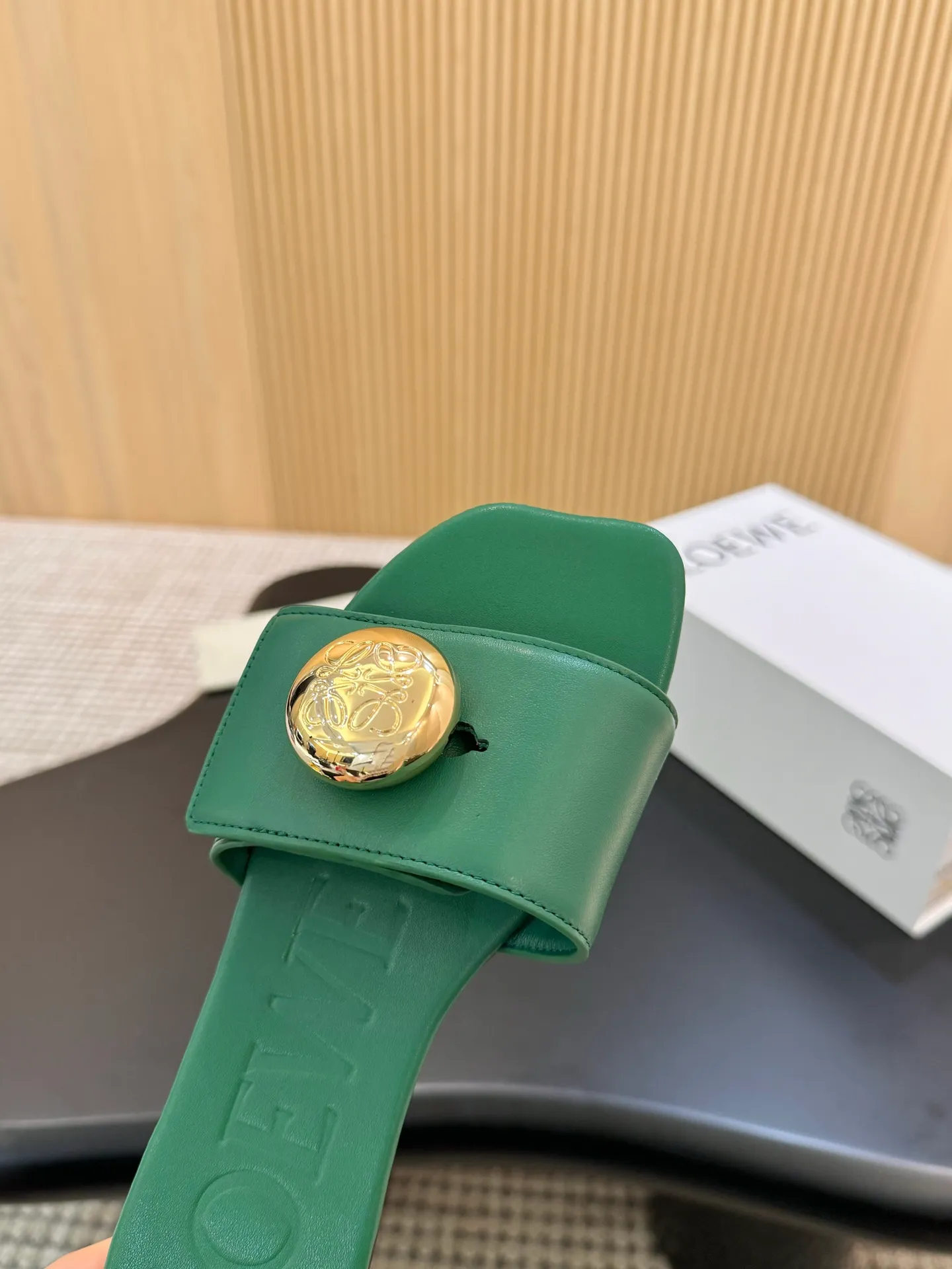 👟👟Ex-factory price 340👟👟 Clamshell box + 10 LOEWE 25th spring and summer new styles, seven colors to choose from. Code number 35-43, genuine leather bottom plus 40